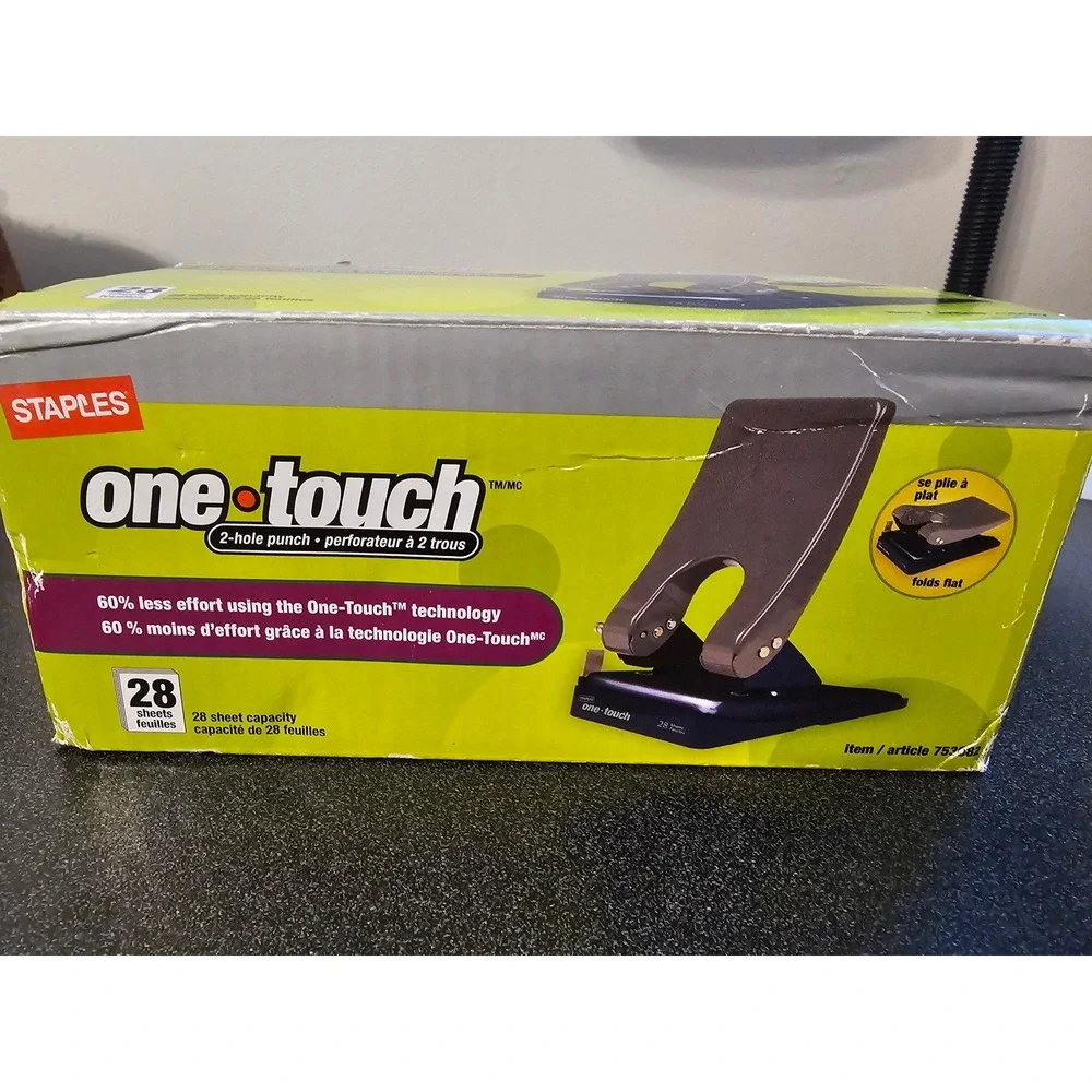 Staples One-Touch‎ 2-Hole Punch 28 Sheet Capacity Black 753682 Folds Flat